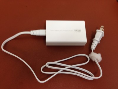 20140827_164536_USBチャージャーSANWA SUPPLY