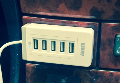 20150606_075052_anker白車用チャージャー